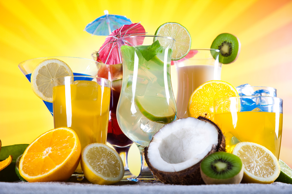 含水果的酒精饮料 美味与文化的完美融合